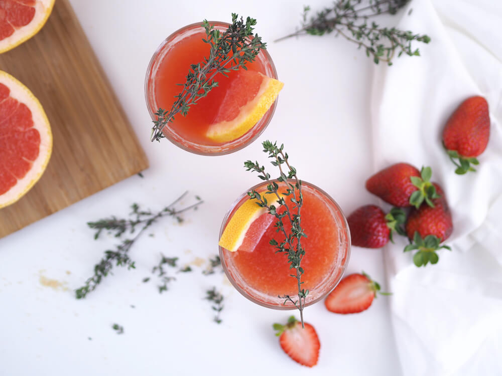 erfrischender Summer Drink mit Grapefruit und Thymian Rezept Getränk Bad Meinberger subvoyage Blog
